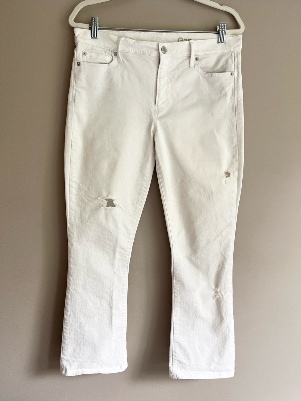 Gap Authentic Distressed Crop Kick White Jeans size 30 tall